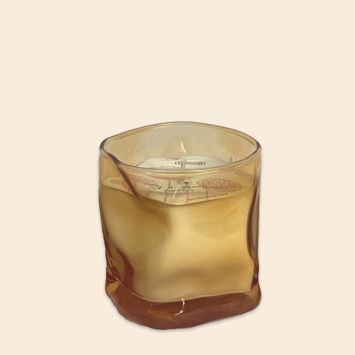 ⁦נר ריחני בכלי זכוכית א-סימטרי 170 גרם⁩ – תמונה ⁦2⁩