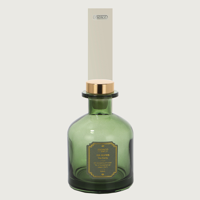 מפיץ ריח בכלי זכוכית עם פקק בצבע זהב 250 מ